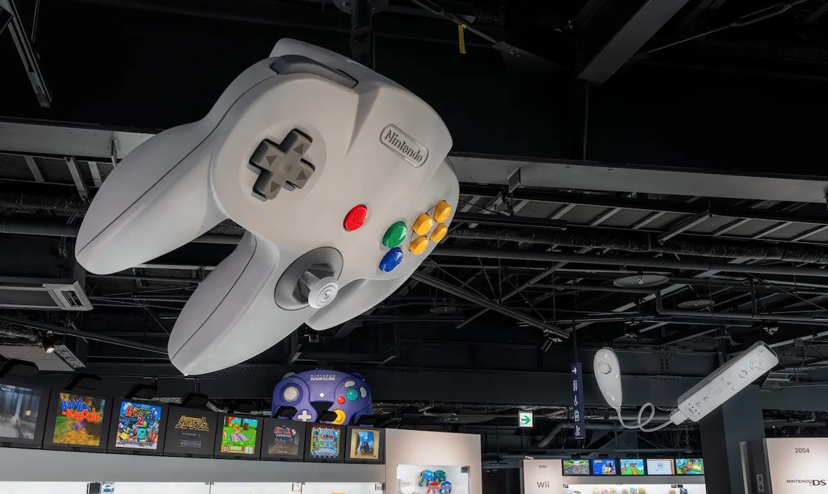 Nintendo Museum giant N64 controller