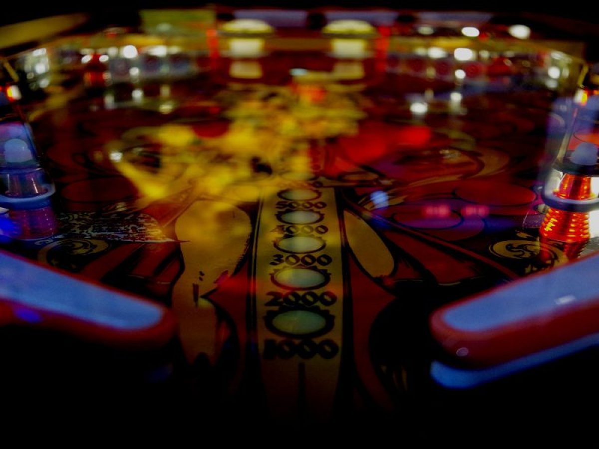 アメリカのピンボールゲームのカタログ。【英文】。 3e52e097d63515a8a2926c9beb825e