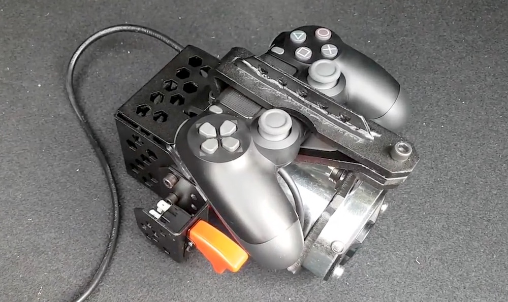 Ps4 Xbox Oneコントローラーの振動を10倍に増強させる Mega One 開発中 重さ4kg超の巨大モーターが強烈な振動を生み出す Automaton
