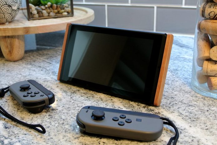 Nintendo Switch本体をリッチに装飾する Switchblades 開発中 テーブルモード向けに機能を特化させた非公式アクセサリー Automaton