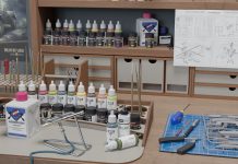 プラモデル制作シム『Model Builder』開発中。豊富なツールを利用し、パーツの切り離しから塗装、展示までを体験