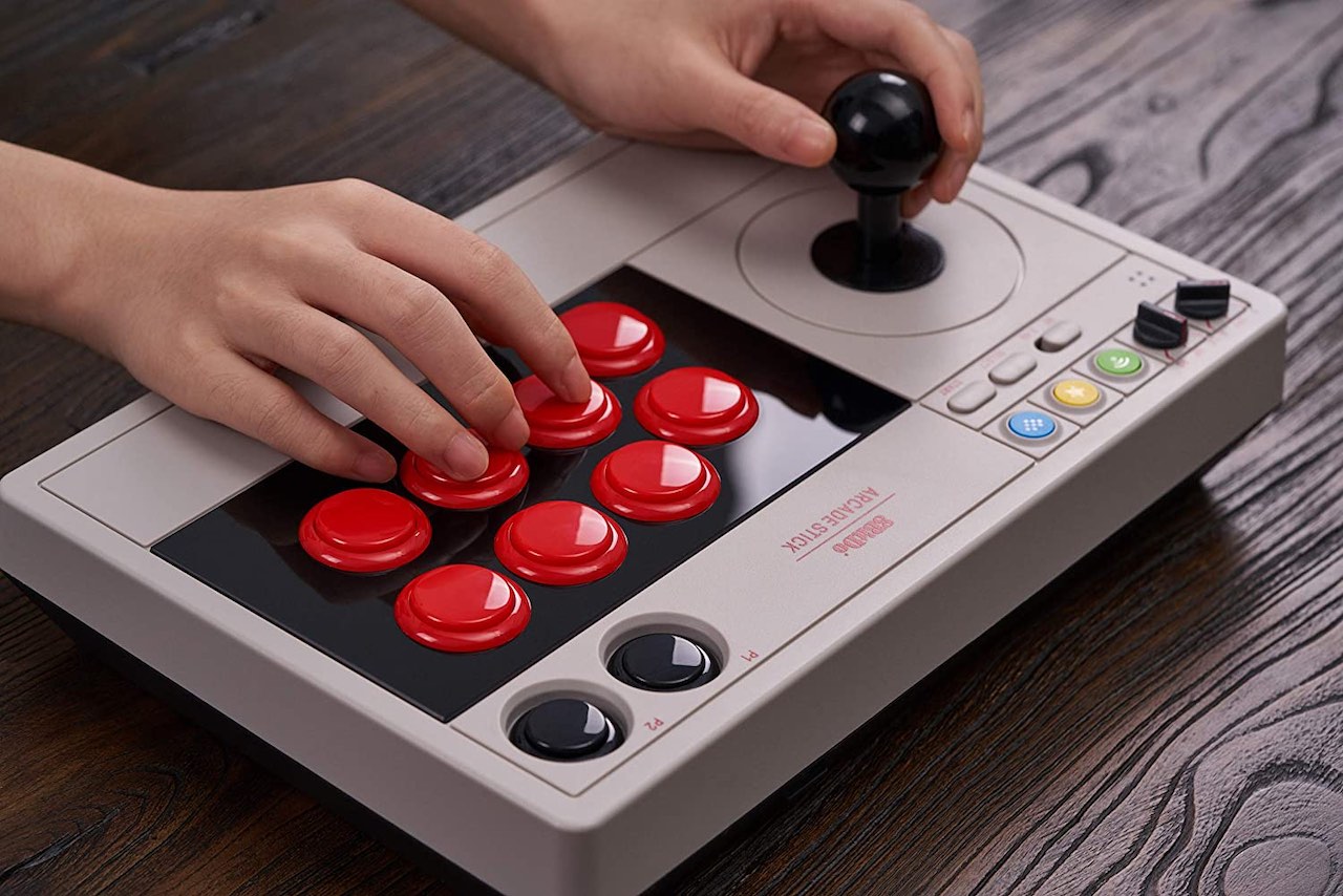 Nintendo Switch/PC対応アーケードスティック「8BitDo Arcade Stick 