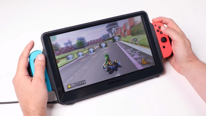 Nintendo Switchを大画面で“携帯モードプレイ”できる「ORION」を周辺 