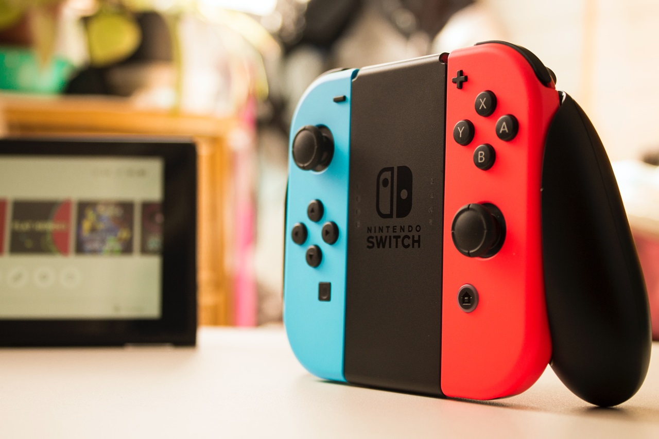 人気超激得2022年12月購入品　Nintendo Switch Lite コーラル Nintendo Switch
